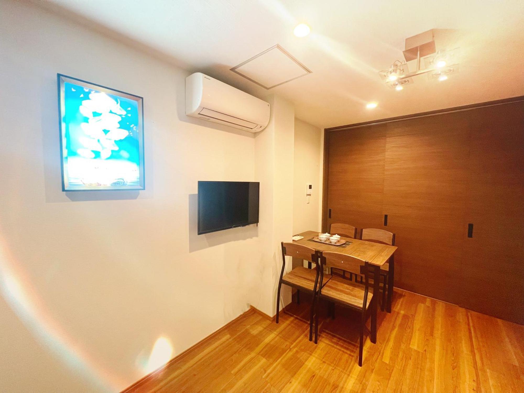 Maison d'hôtes 三人间-中央区-心斋桥-道顿堀-梅田-大阪城公园-黑门市场-京都-神户-奈良-usj-车站200m-独立卫浴-房间宽敞 Ōsaka